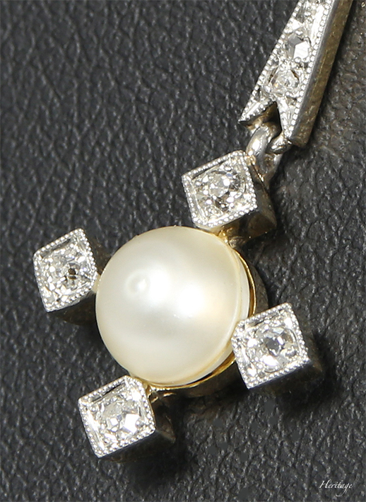 シルキーマットな質感の天然真珠