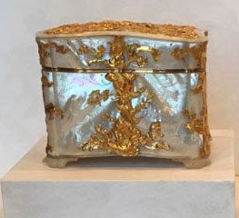 ロスチャイルドが所有していた18世紀のマザーオブパールの裁縫箱