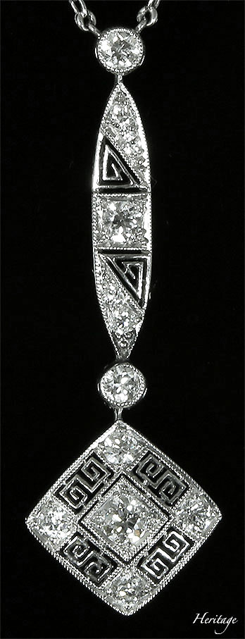 メアンダー模様が特徴的なアールデコのオールドヨーロピアンカット・ダイヤモンドのプラチナ・ネックレス