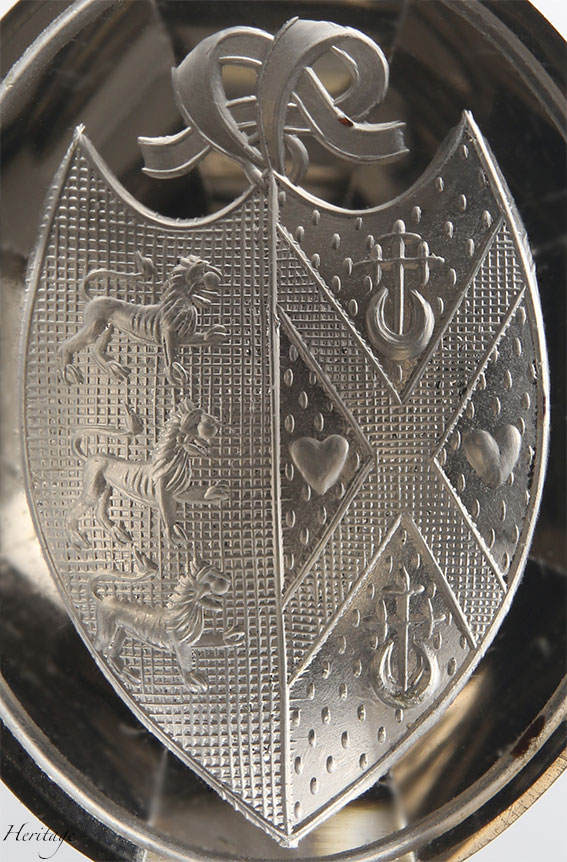 水晶インタリオに彫られたイギリス貴族の紋章