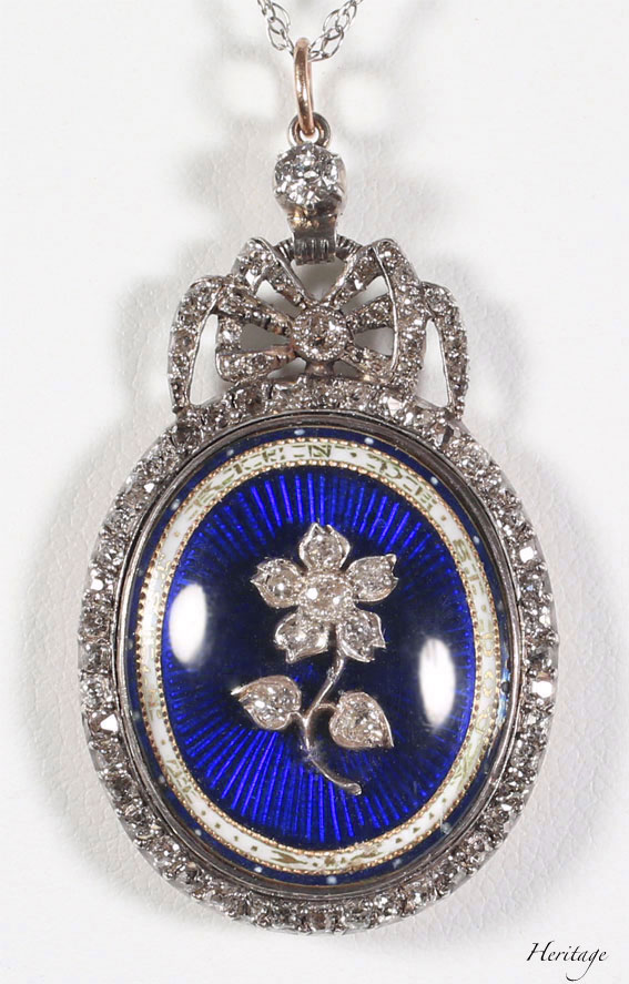 18世紀の美しいブルー・ギロッシュエナメルとダイヤモンドの勿忘草のペンダント