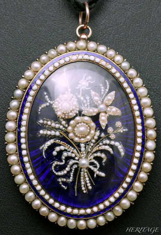 マイクロパール（極小天然真珠）の美しいアンティーク・ペンダント