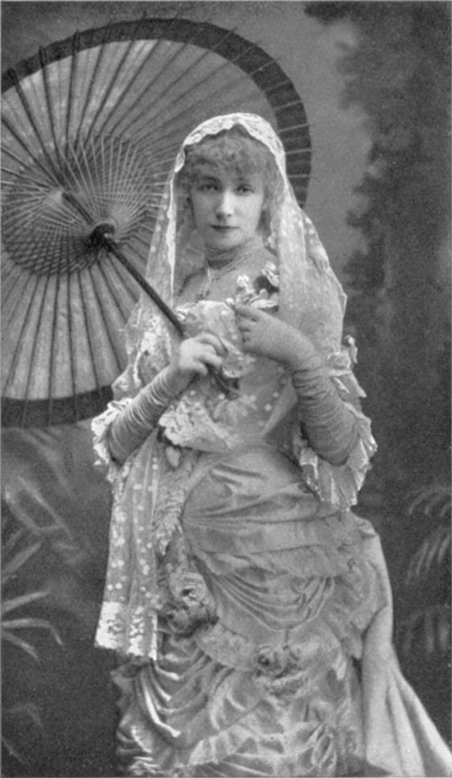 和傘を持つフランスの大女優サラ・ベルナール