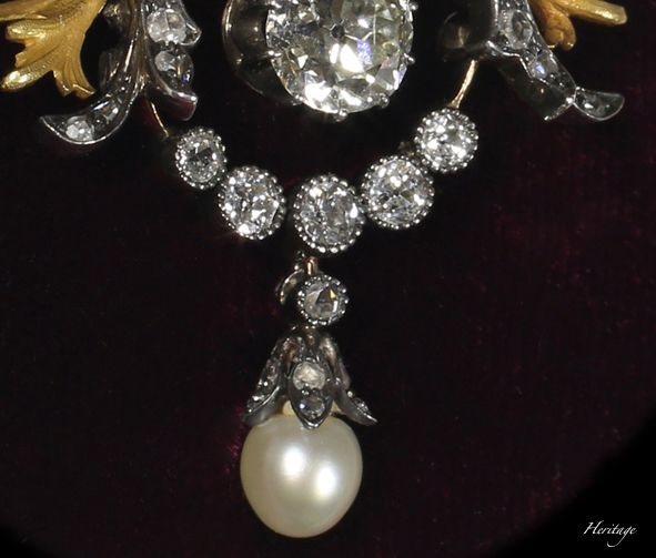 雫型の天然真珠