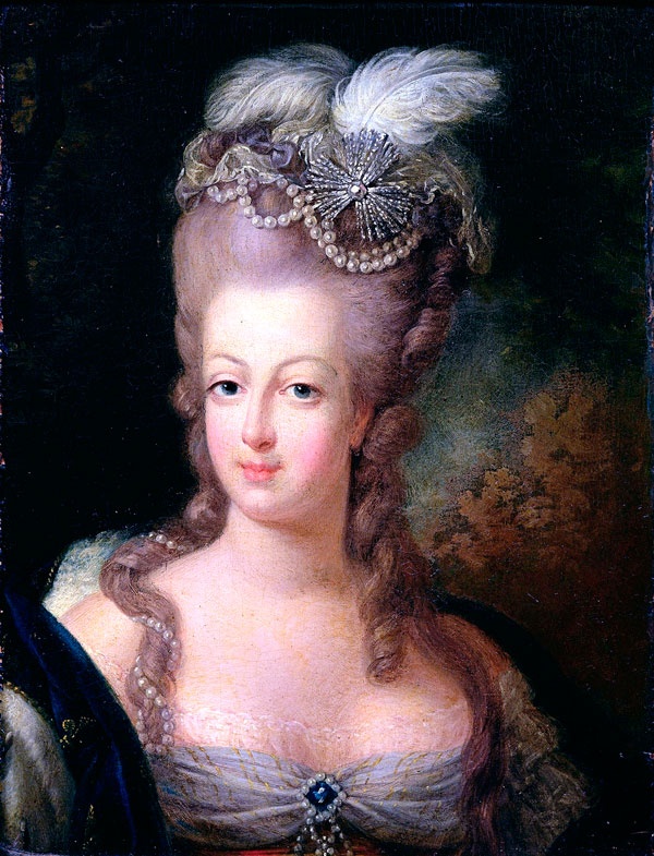天然真珠とエイグレットの髪飾りをつけたフランス王妃マリー・アントワネット