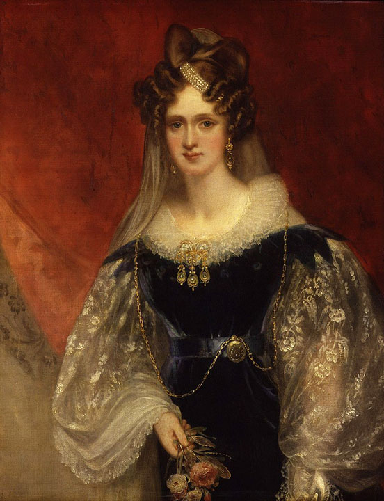 イギリス国王ウィリアム4世の妃アデレード・オブ・サクス＝マイニンゲンがジョージアンのロング・ゴールドチェーンを着けた肖像画