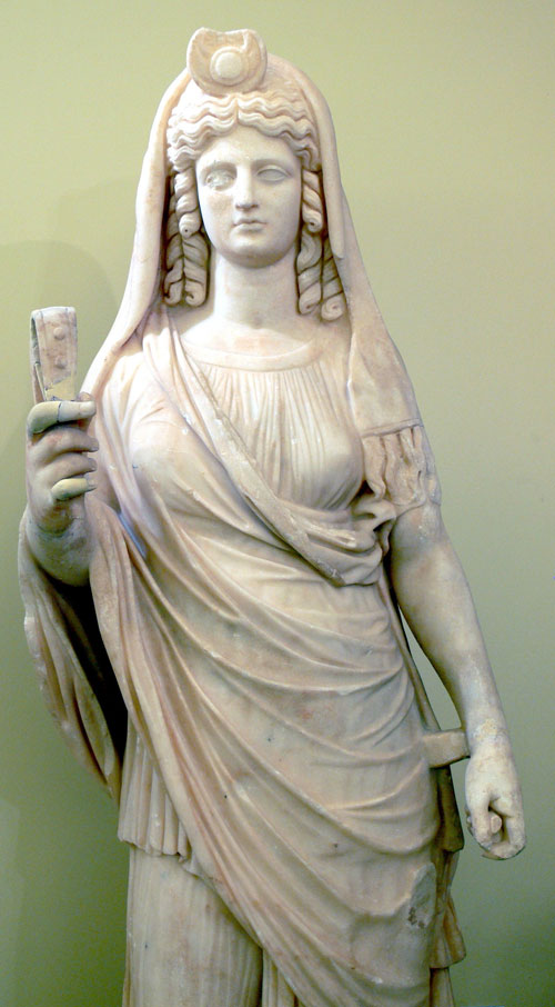 イシス・ペルセポネ像（古代ローマ　180-190年頃）イラクリオンの考古学博物館蔵
