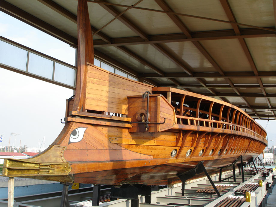 金属製衝角を装備した古代ギリシャの復元三段櫂船『オリンピアス』