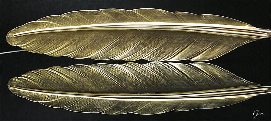 ジョージアンのゴールドの羽根ペンの裏側の繊細な彫金