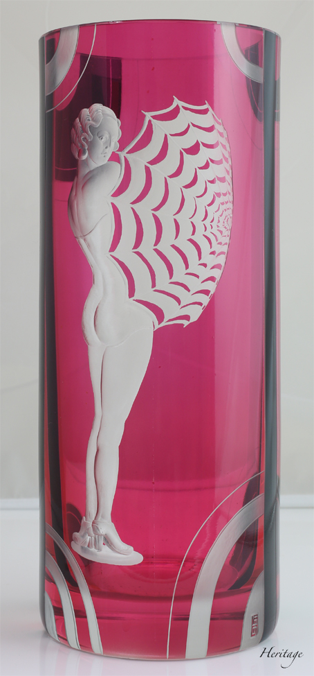 アールデコのパラソルを持つ女がモチーフのボヘミアン・ガラスの傑作　アンティークの花瓶