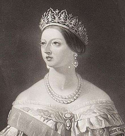 アルバートがデザインしたオパールのオリエンタル・サークレット・ティアラを着けたヴィクトリア女王