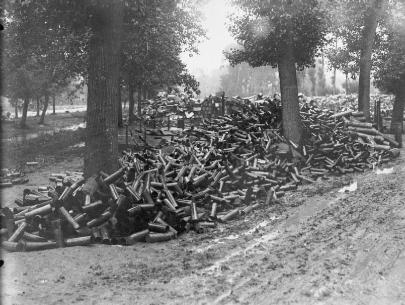フランスのソンムに放置された第一次世界大戦時の弾薬