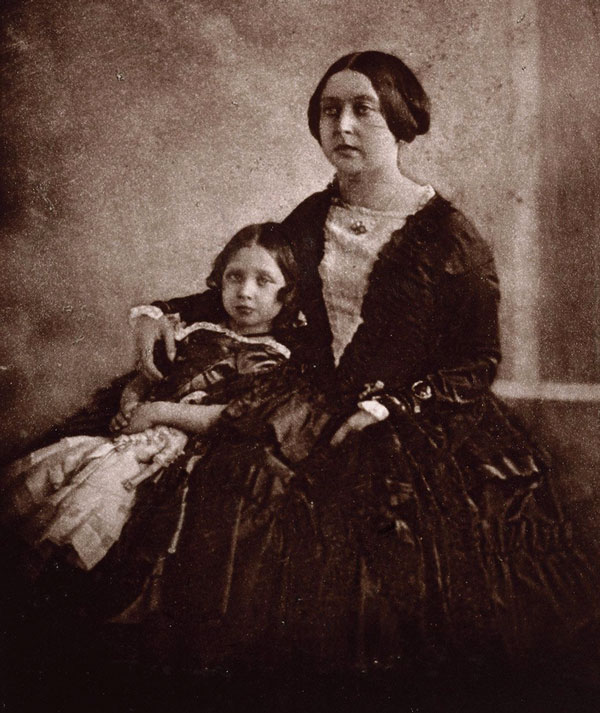 26歳頃のヴィクトリア女王と第一子ヴィクトリア
