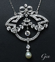 メアンダー模様とガーランドスタイルのアールデコのダイヤモンドネックレス
