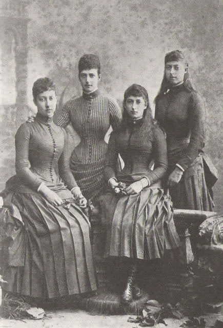アレクサンドラ皇太子妃と3人の娘たち