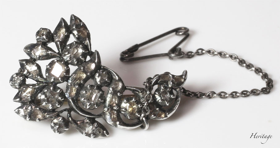 コルヌコピアの18世紀のオールドカット・ダイヤモンドのブローチ
　アンティーク・ジュエリー