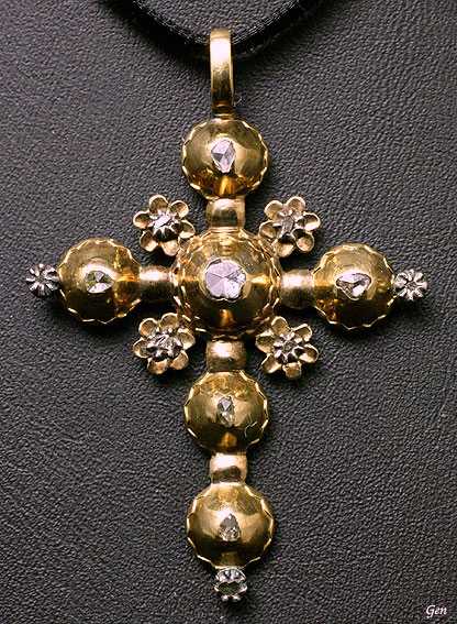 18世紀後期のフレミッシュ（オランダ）・ローズカットダイヤモンド・クロス