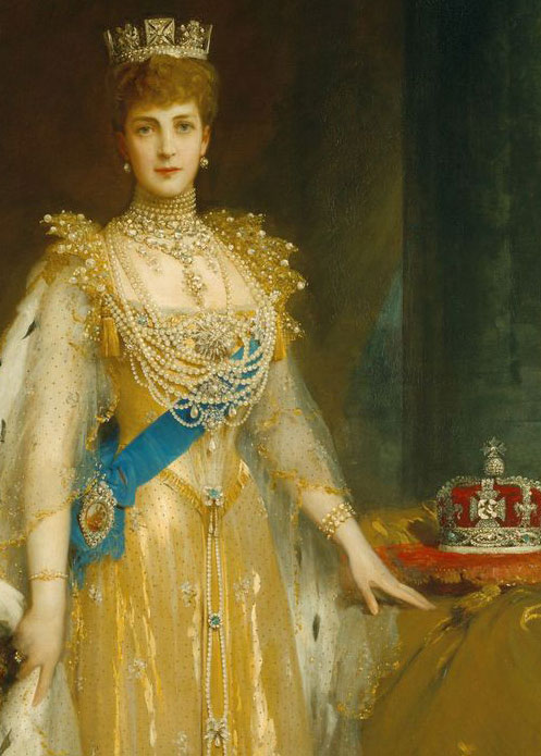 天然真珠ネックレスが豪華なアレクサンドラ王妃