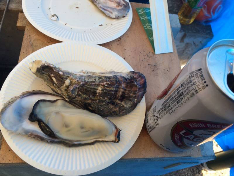 ひなせかき祭の牡蠣小屋でバーベキュー
