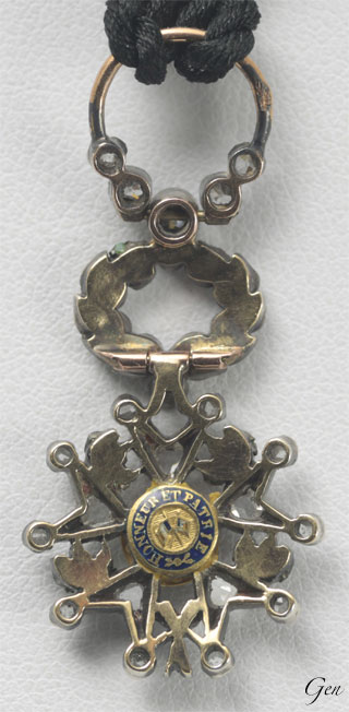 フランスのデマントイドガーネット＆ダイヤモンドの勲章の替章の裏側
