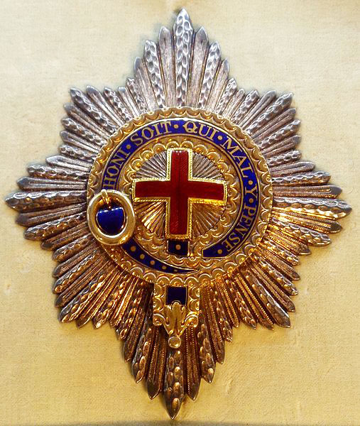 スコットランドのシッスル騎士団の勲章のミニチュア・ブローチ