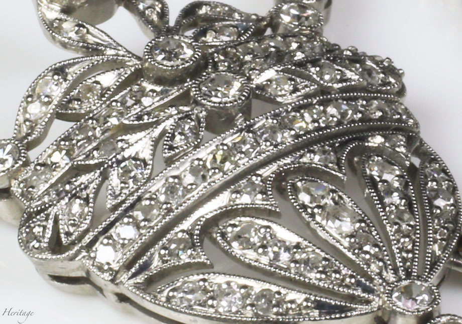 初期アールデコのガーランドスタイルのトロフィー・ダイヤモンド・ネックレス