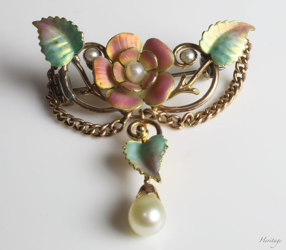 オパールセントエナメル＆天然真珠の優美な薔薇のブローチ