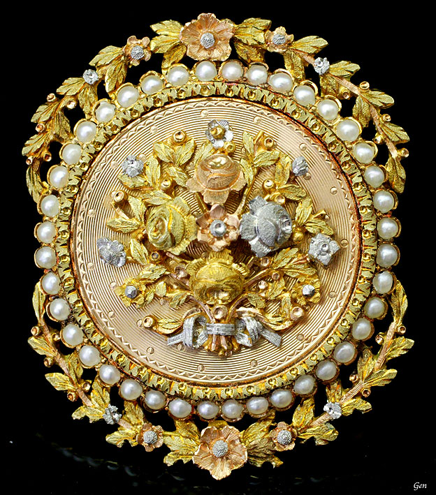 スリーカラー・ゴールド＆天然真珠のフランスの薔薇のアンティークジュエリー