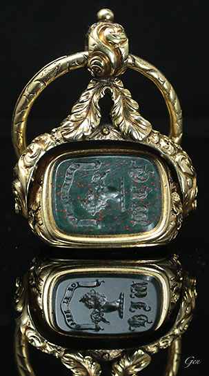 ジョージアンのイギリス貴族の紋章の3面フォブシールのブラッドストーン面