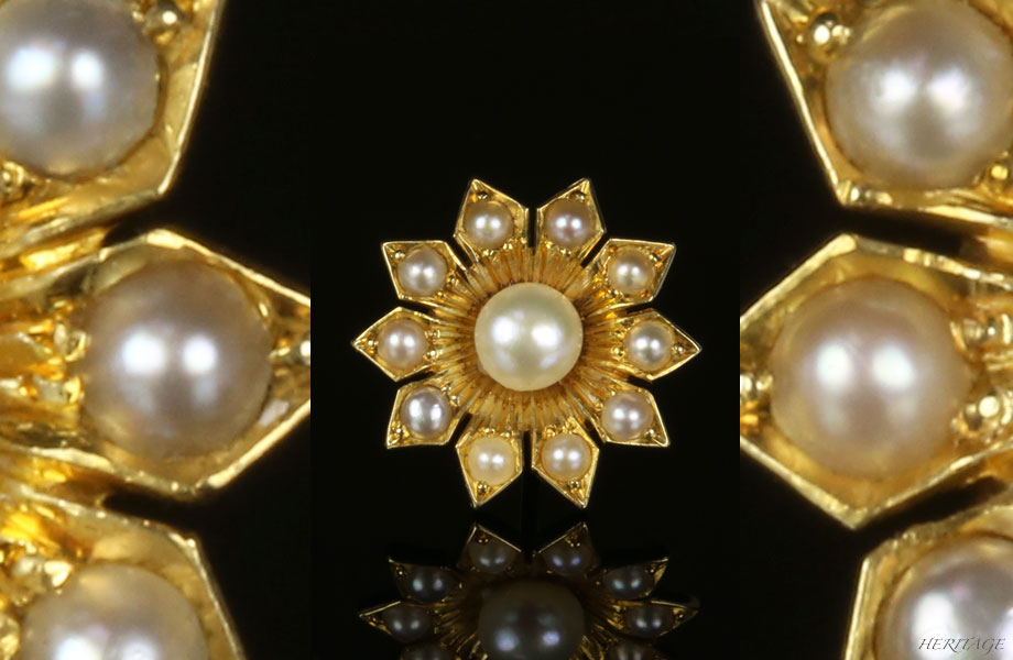神技の透かし細工の天然真珠のゴールド・フラワー・ピアス