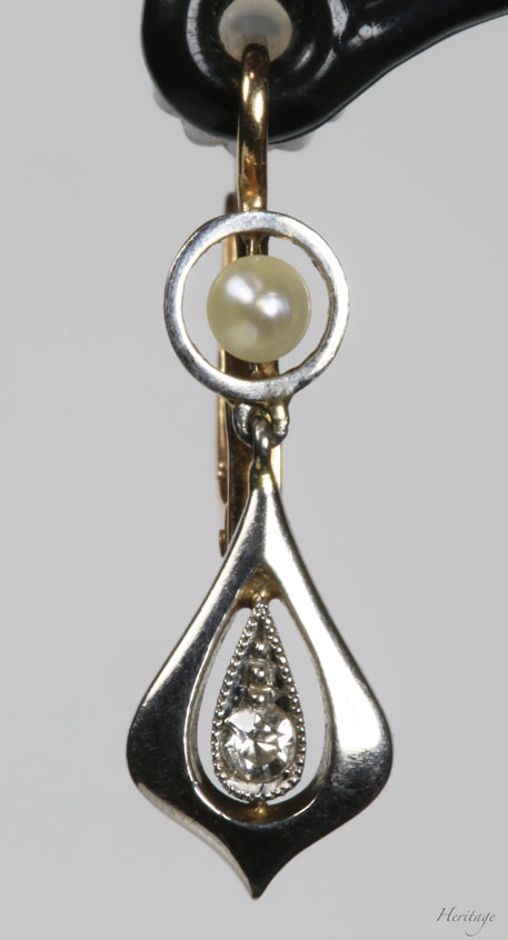 エドワーディアンの雫型の天然真珠＆ダイヤモンドの最高級ピアス