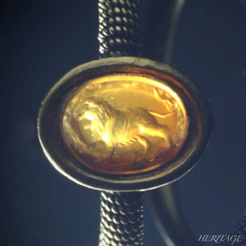 獅子をモチーフとした古代ローマのコーネリアン・インタリオをセットしたローマ教皇領で作られた指輪