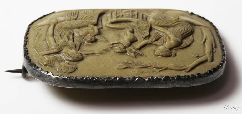 古代ローマのフレスコ画『キューピッド・セラー』のラーヴァ・カメオ