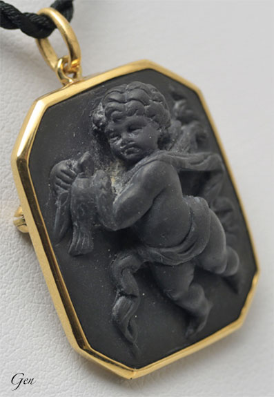 黒いエンジェル&鳩のラーヴァ・カメオのペンダント&ブローチ