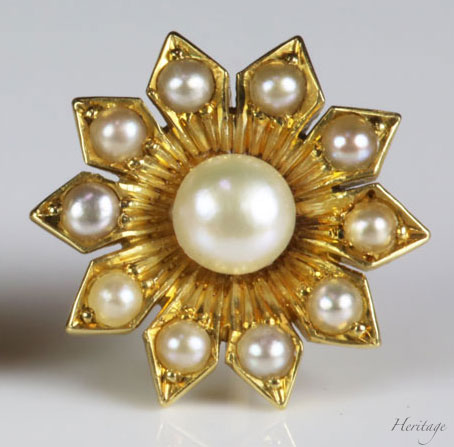 シードパールの神技の透かし細工のアンティークのサンフラワー・ピアス