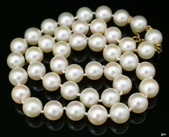 初期の養殖真珠を使ったアンティークの真珠のネックレス