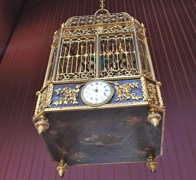 ワデスドンマナー　イギリス　ロンドン　貴族　鳥籠　ウォルター・ロスチャイルド　時計