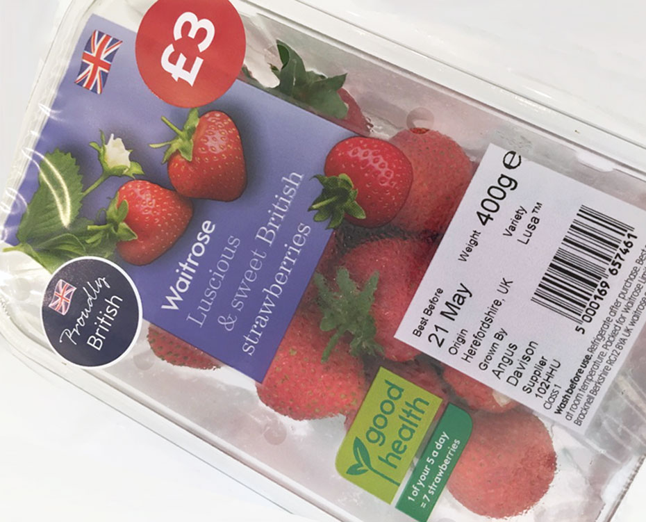 ロンドン　スーパーマーケット　ウェイトローズ　イギリス王室御用達　イチゴ　フルーツ