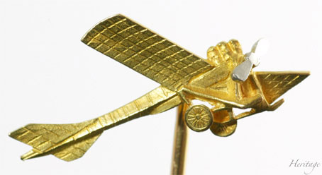 飛行機（ブレリオXI）のゴールド＆プラチナのクラバットピン