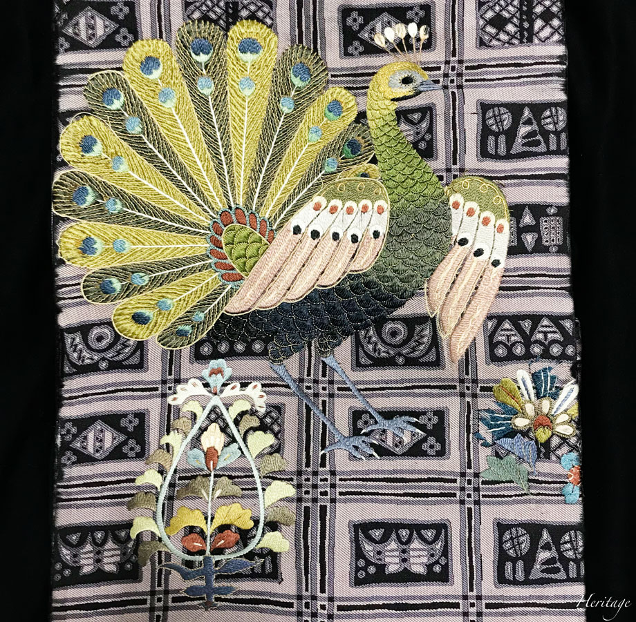 アーツ＆クラフツの孔雀の刺繍の帯