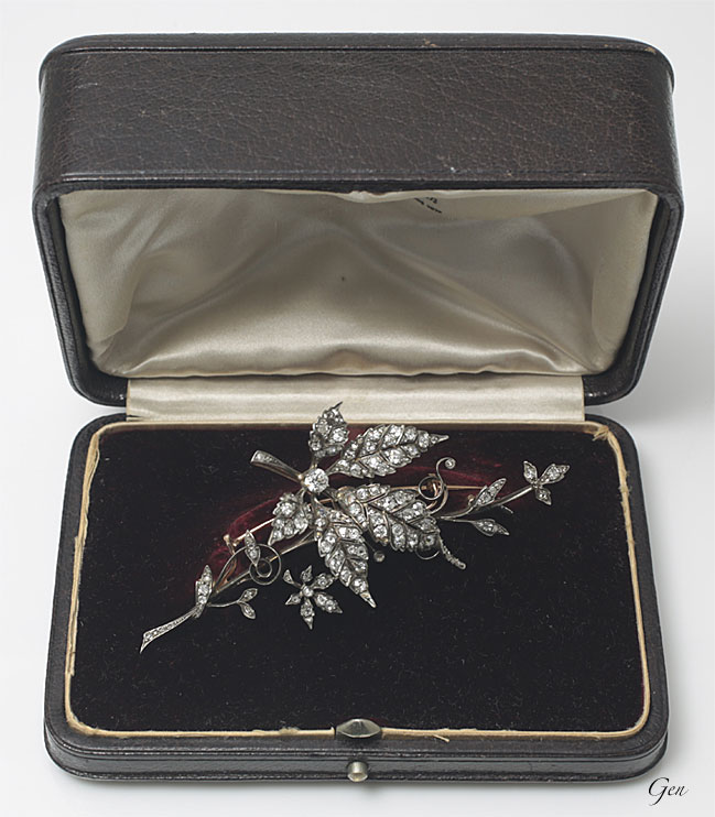 ブシュロンの楓のダイヤモンド・トレンブラン
