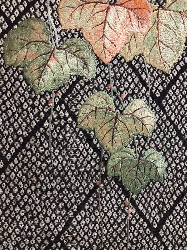 紅葉する蔦の刺繍アンティーク帯