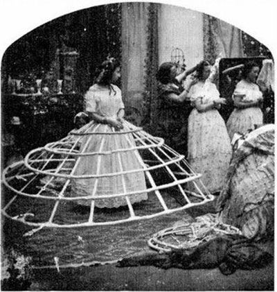 ヴィクトリア時代　ドレス　クリノリン
