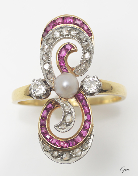 カリブレカット・ルビー＆天然真珠＆ダイヤモンドによる優美な曲線のエドワーディアン ・リング