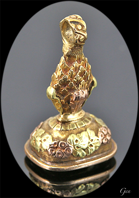 ヨーロッパの「王の富と権力の象徴」だったパイナップル・モチーフのジョージアンのシトリンを使ったアンティーク・フォブシール
